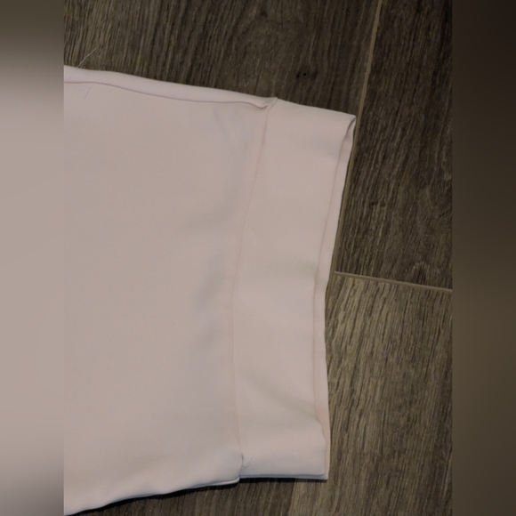 Frank Lyman Design Light Pink Tie-Front Crop Top. Dolman Sleeves. Shiny Material - Picture 4 of 11